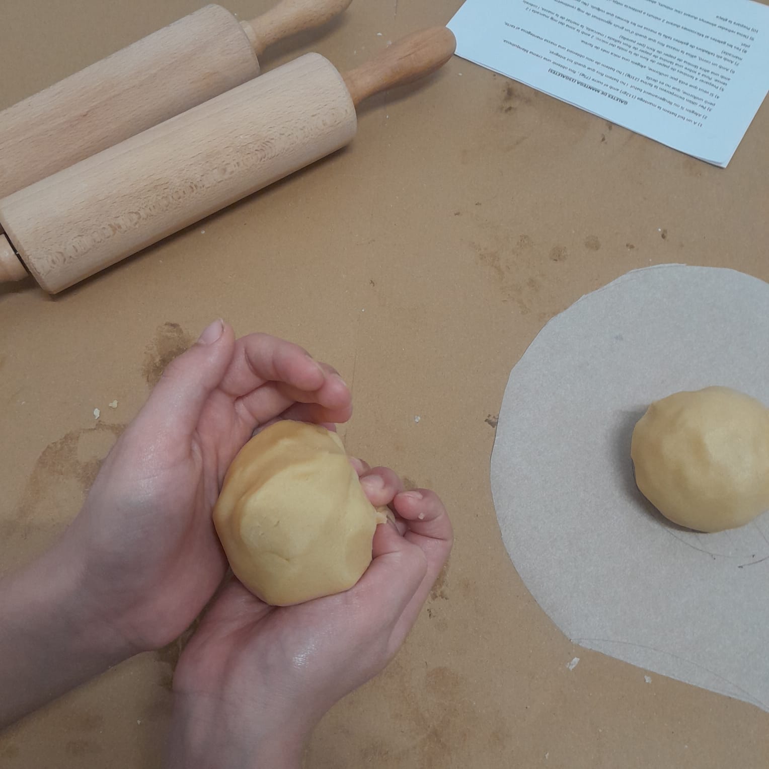 Taller de galetes de Nadal A El Cau d'Activitats